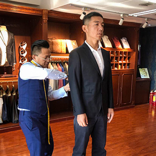 中國內(nèi)地男演員邢佳棟同款西服定制