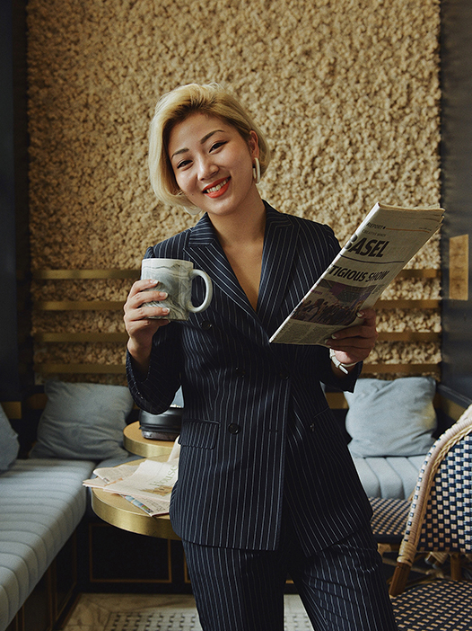 jiang氏長-4.jpg 這樣黑色毛呢大衣搭配,更美!