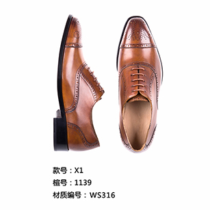 ��ɫţ��ͬ��ƤЬ����